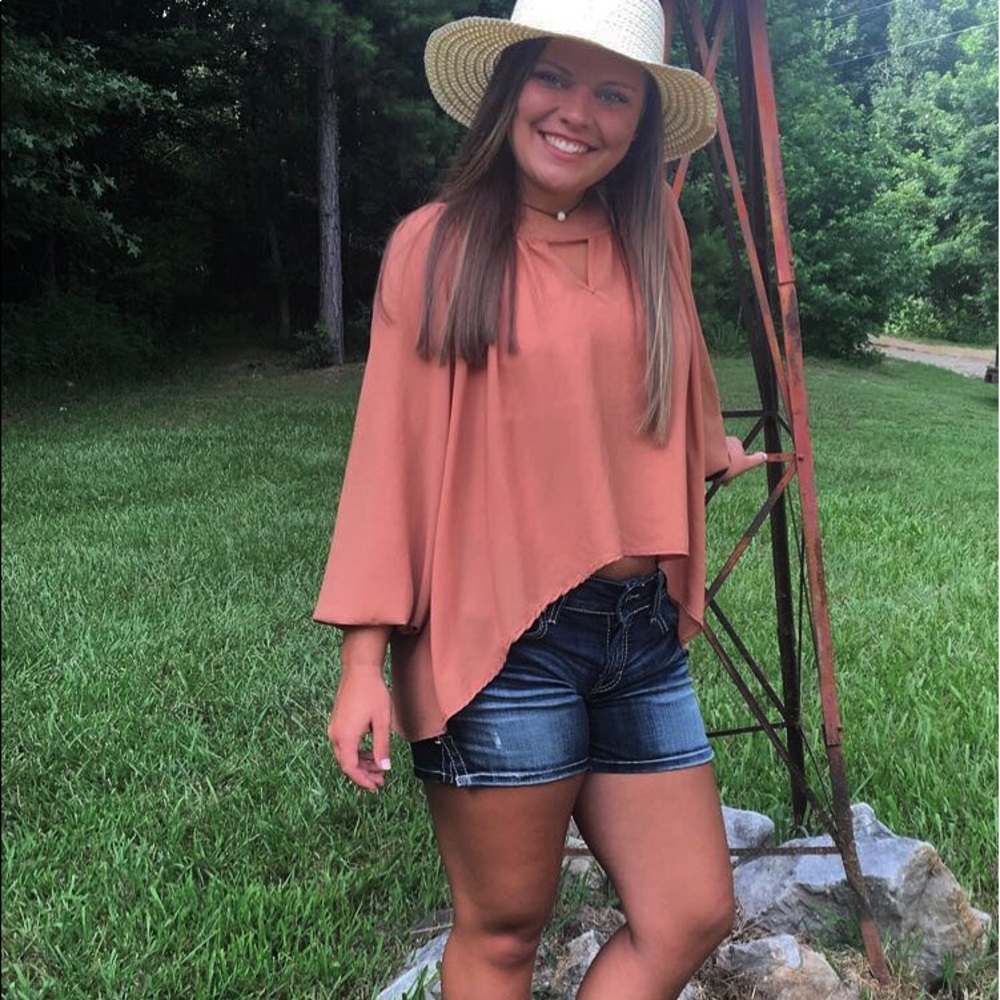 Meet your Posher, Logan bre